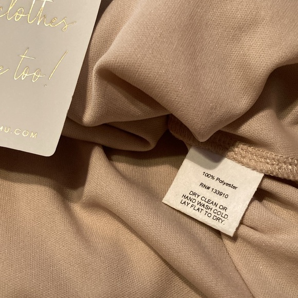 Show Me Your Mumu: Nita Off-the-Shoulder Tie-Front Top - Gold Dot| Sz L - Picture 4 of 11